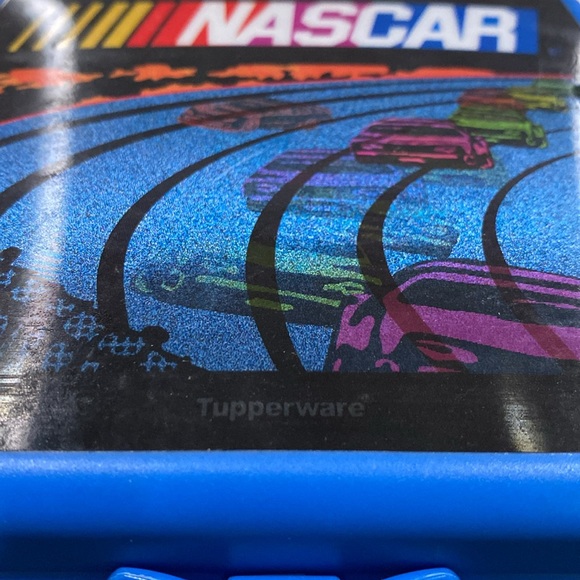 NASCAR Hologram Sandwich Keeper Tupperwear - Picture 2 of 4